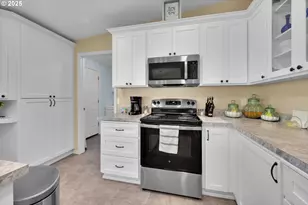 4055 Royal Ave, Eugene, OR 97402 - Photo 19