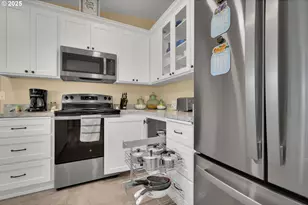 4055 Royal Ave, Eugene, OR 97402 - Photo 17