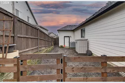 2421 NE 1st Ave, Battle Ground, WA 98604 - Photo 33