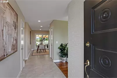 7021 SW Canyon Ln, Portland, OR 97225 - Photo 3