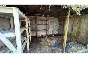 806 Railroad Ave, Myrtle Point, OR 97458 - Photo 29