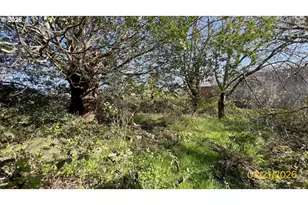 806 Railroad Ave, Myrtle Point, OR 97458 - Photo 5