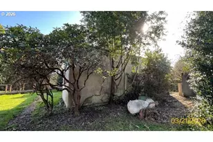 806 Railroad Ave, Myrtle Point, OR 97458 - Photo 25