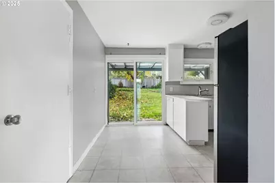 2260 Orr Ln, Eugene, OR 97405 - Photo 7