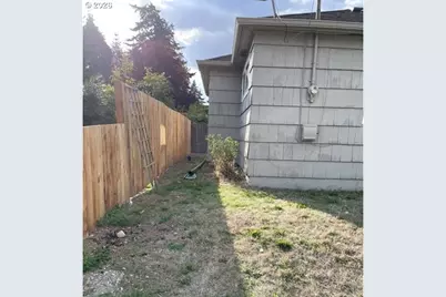 8636 NE Holladay St, Portland, OR 97220 - Photo 21