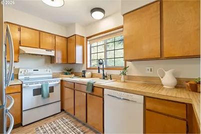 15045 NE Rose Pkwy, Portland, OR 97230 - Photo 13