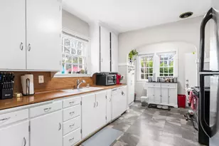 1564 Center St NE, Salem, OR 97301 - Photo 5