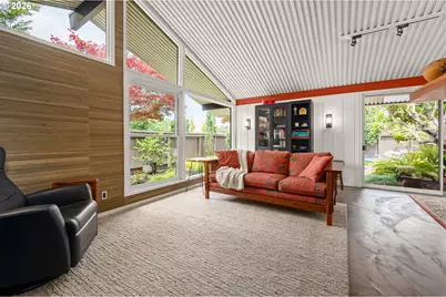 293 Roan Dr, Eugene, OR 97401 - Photo 5