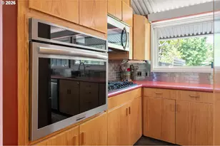 293 Roan Dr, Eugene, OR 97401 - Photo 17