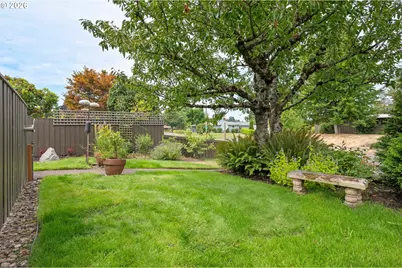 293 Roan Dr, Eugene, OR 97401 - Photo 43