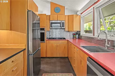 293 Roan Dr, Eugene, OR 97401 - Photo 15