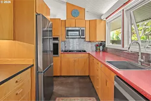 293 Roan Dr, Eugene, OR 97401 - Photo 15