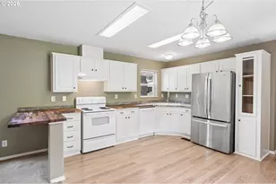 33670 McKenzie View Dr, Eugene, OR 97408 - Photo 29
