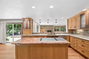33670 McKenzie View Dr, Eugene, OR 97408 - Photo 11