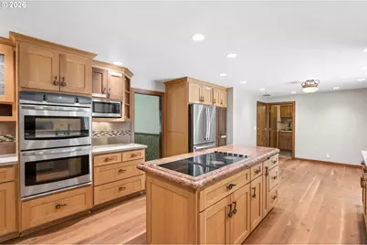 33670 McKenzie View Dr, Eugene, OR 97408 - Photo 9