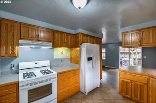 905 Ash St, Brownsville, OR 97327 - Photo 7