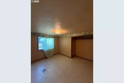 1105 Orchard Ln, Woodburn, OR 97071 - Photo 9