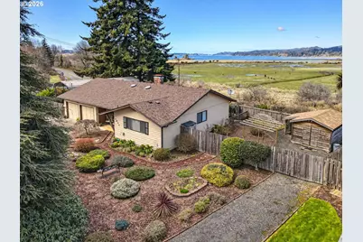 1605 Applewood Dr, Coos Bay, OR 97420 - Photo 1