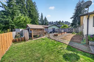 1605 Applewood Dr, Coos Bay, OR 97420 - Photo 7