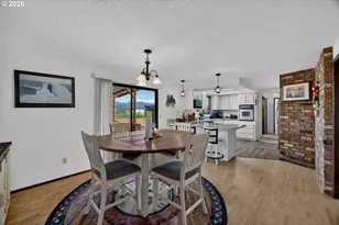 1605 Applewood Dr, Coos Bay, OR 97420 - Photo 17