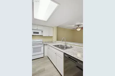 9842 SE Talbert St, Clackamas, OR 97015 - Photo 13