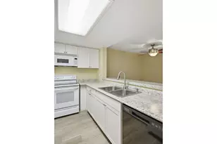 9842 SE Talbert St, Clackamas, OR 97015 - Photo 13