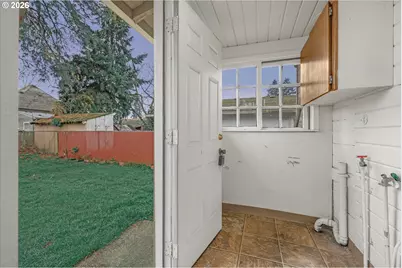 335 W Exeter St, Gladstone, OR 97027 - Photo 15