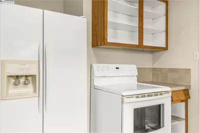 335 W Exeter St, Gladstone, OR 97027 - Photo 7