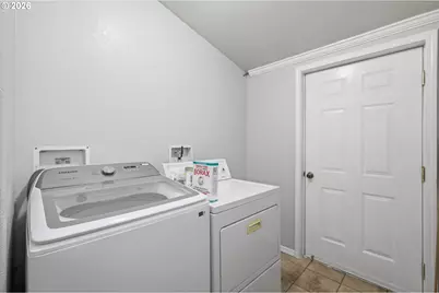 621 Westlog St, Yoncalla, OR 97499 - Photo 19