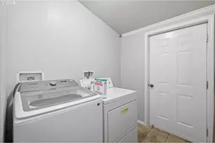 621 Westlog St, Yoncalla, OR 97499 - Photo 19