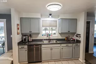 441 E Sixth Ave, Sutherlin, OR 97479 - Photo 13