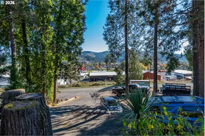 441 E Sixth Ave, Sutherlin, OR 97479 - Photo 41