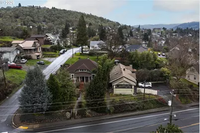 693 NE Winchester St, Roseburg, OR 97470 - Photo 43