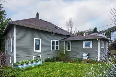 693 NE Winchester St, Roseburg, OR 97470 - Photo 33