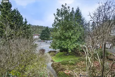 693 NE Winchester St, Roseburg, OR 97470 - Photo 39