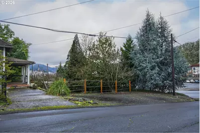 693 NE Winchester St, Roseburg, OR 97470 - Photo 35