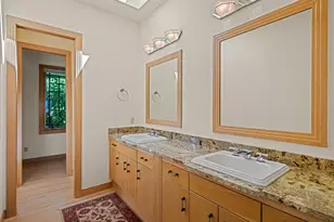 1153 SW Fairfax Pl, Portland, OR 97225 - Photo 15