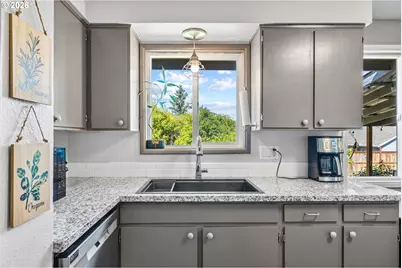 440 N Yamhill St, Carlton, OR 97111 - Photo 17