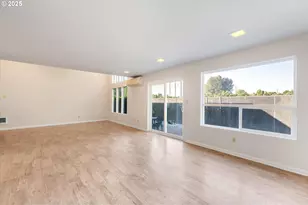 743 Marine View Dr, Longview, WA 98632 - Photo 13