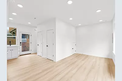 8420 SE Clay St, Portland, OR 97216 - Photo 5