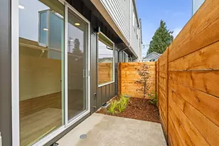 8420 SE Clay St, Portland, OR 97216 - Photo 9