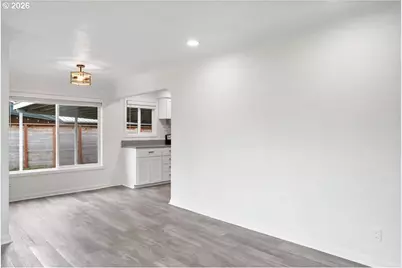 3588 Sisters View Ave, Eugene, OR 97401 - Photo 7