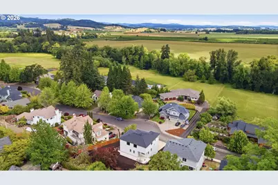 988 NW Baker Crest Ct, McMinnville, OR 97128 - Photo 31