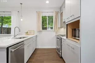 4588 NE Cleveland Ave, Portland, OR 97211 - Photo 13