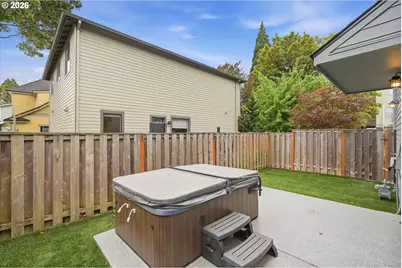 4588 NE Cleveland Ave, Portland, OR 97211 - Photo 31