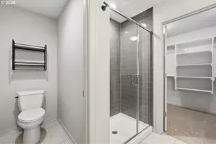 4588 NE Cleveland Ave, Portland, OR 97211 - Photo 21