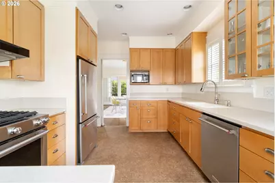 2735 SW Talbot Rd, Portland, OR 97201 - Photo 13