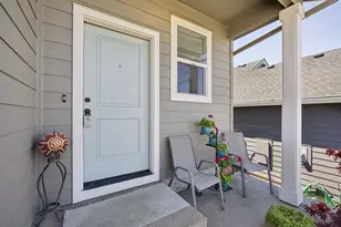 976 NE Trillium Dr, Estacada, OR 97023 - Photo 3