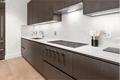 550 SW 10th Ave #2409, Portland, OR 97205 - Photo 9