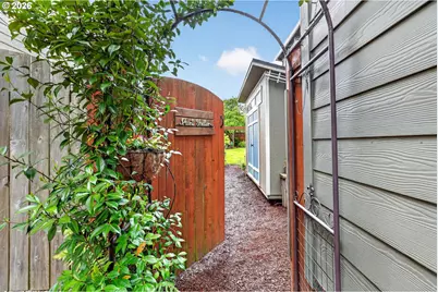 857 N Helens View Dr, Ridgefield, WA 98642 - Photo 3